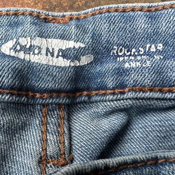 Old Navy Rockstar Super Skinny Utility Ankle Jean - Picture 7 of 7